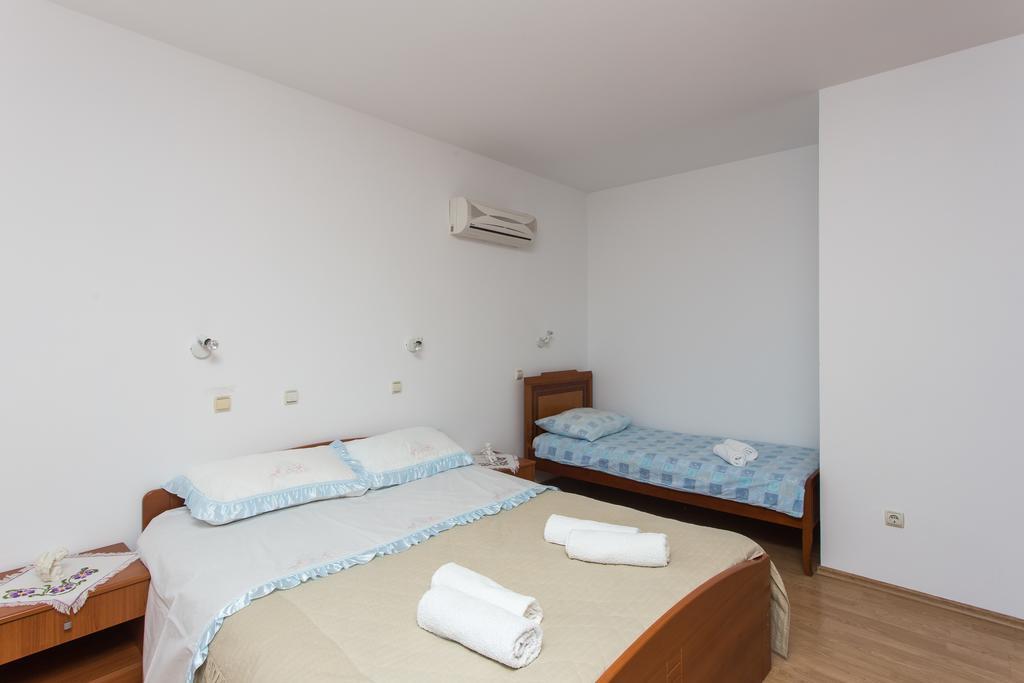 Apartments Mira Mlini Exterior photo